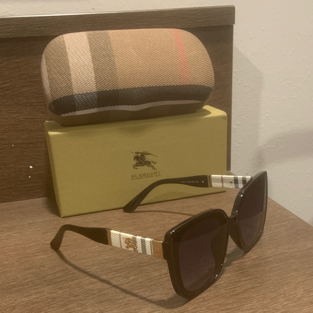 Burberry Black and Brown Sunglasses with Plaid Case